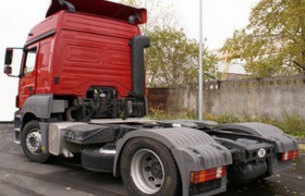 Prodaetsja-tjagach-mercedes-benz-axor-1840-ls.jpg